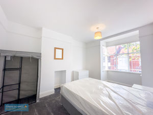 Bedroom- click for photo gallery